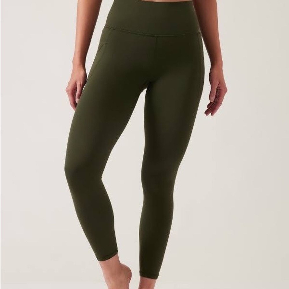 Lululemon Fast and Free leggings size 2  7/8 olive Green